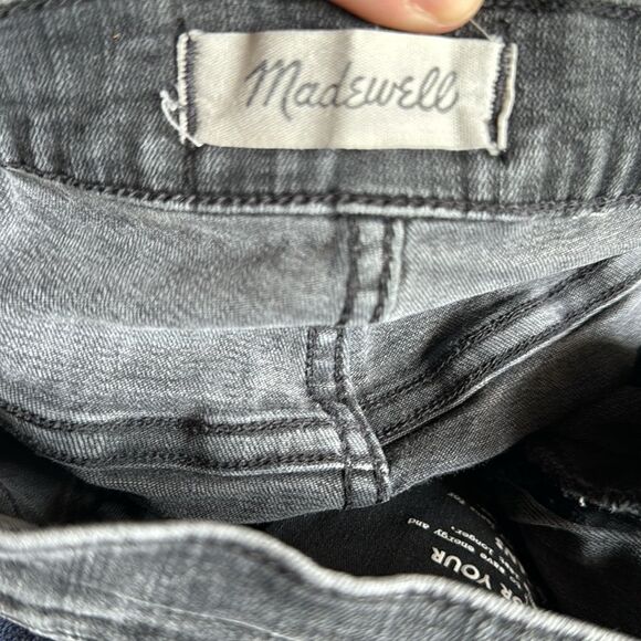 Madewell 10" High-Rise Skinny Jeans in Berkeley Black: Button-Through Edition 28 - Picture 2 of 5